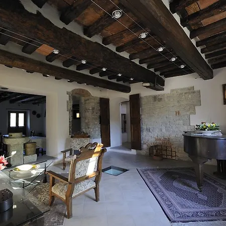 مزرعة للإقامة Tenuta Dei Cavalieri *