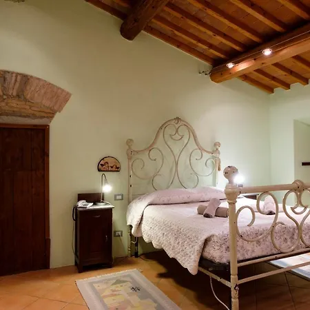مزرعة للإقامة Tenuta Dei Cavalieri *